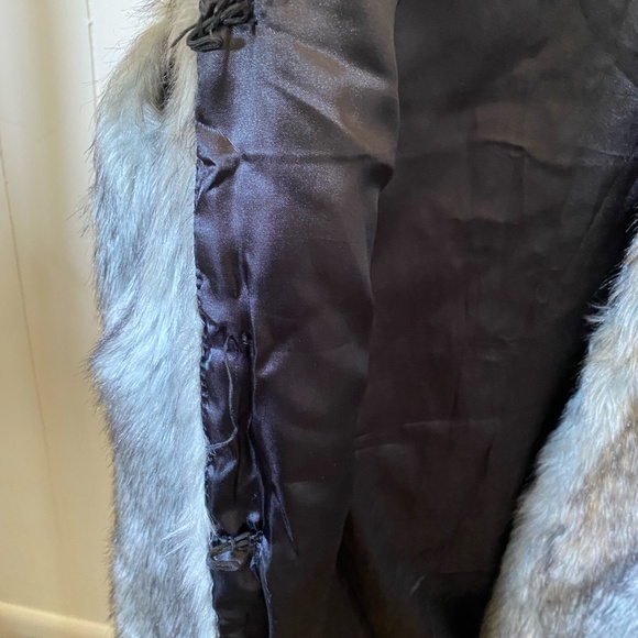 ASOS PETITE Women's Gray Wolf Faux Fur Vest. Size 2 - Picture 6 of 8